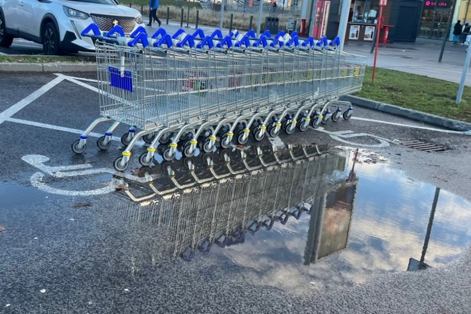 Ilustračný obrázok k článku Nemáte NAKÚPENÉ? Dnes nepochodíte, pretože obchody sú zatvorené, je štátny sviatok!