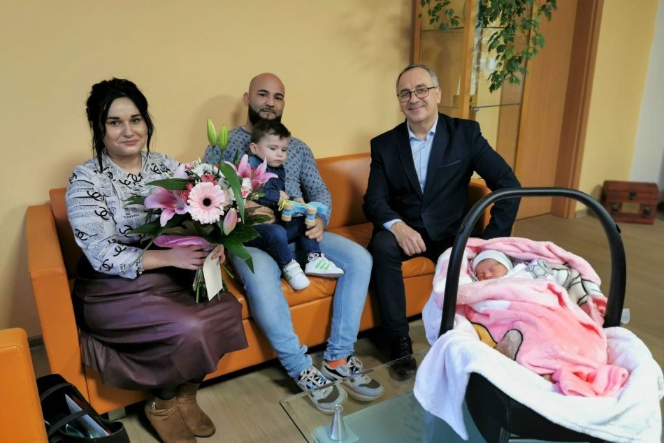 Ilustračný obrázok k článku Primátor mal ROZKOŠNÚ návštevu: K Maňkovi zavítala PRVÁ Zvolenčanka roka 2023, FOTO