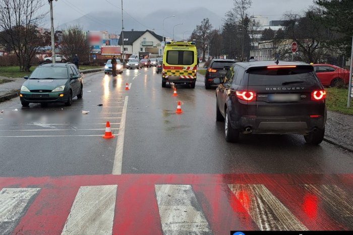 Ilustračný obrázok k článku Sanitka ZRAZILA na priechode pre chodcov dôchodkyňu: Utrpela VÁŽNE zranenia!