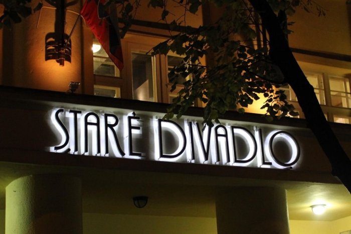 Ilustračný obrázok k článku Tri roky čakania sa SKONČILI: Staré divadlo sa VRACIA do svojich priestorov