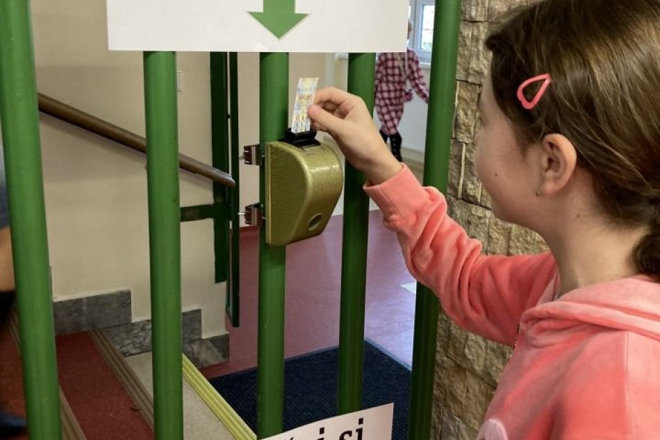 Ilustračný obrázok k článku Prešovské RETRO: Základná škola má atraktívnu výstavu k 30. výročiu Slovenska, FOTO