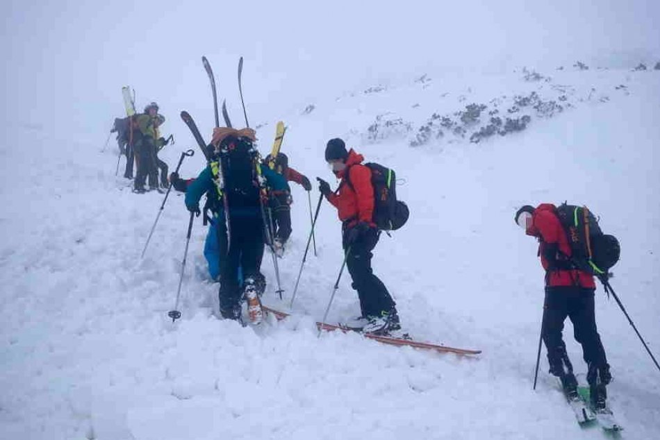 Ilustračný obrázok k článku V Žiarskej doline spadla LAVÍNA: V akcii sú horskí záchranári aj so psom