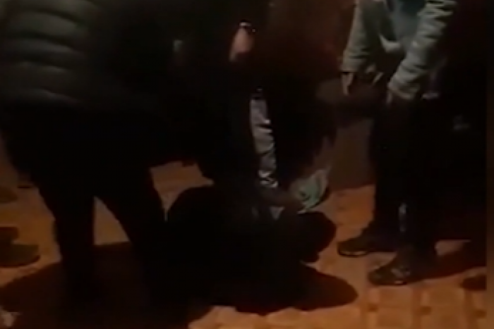 Ilustračný obrázok k článku Nechutná bitka na východe: Nepočujúceho muža v osade SUROVO bili 4 útočníci!