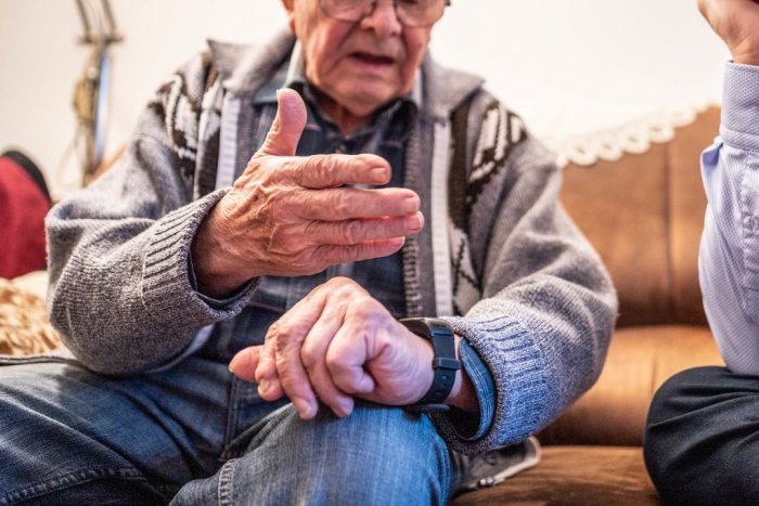 Ilustračný obrázok k článku Skvelá pomoc pre seniorov v Bratislave: TÁTO vecička im môže zachrániť ŽIVOT