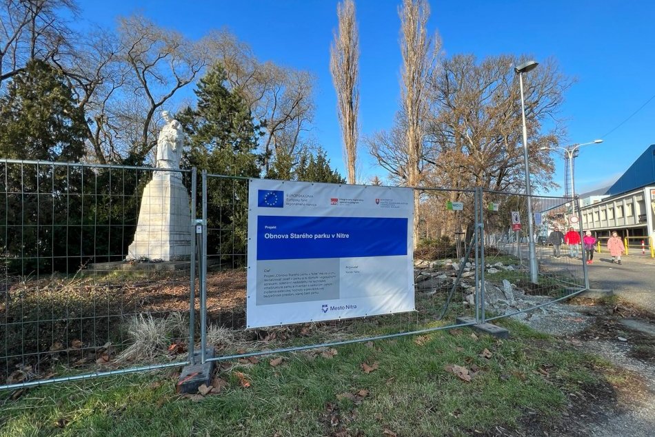 Ilustračný obrázok k článku Mestský park v Nitre je takmer celý oplotený: Práce sa rozšírili na ďalšie miesta
