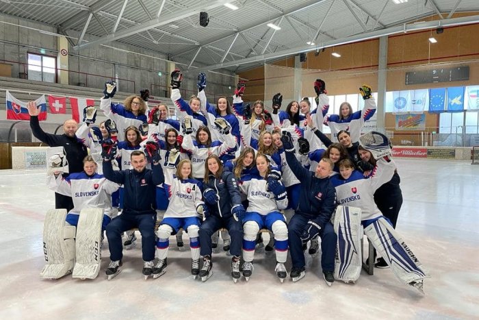 Ilustračný obrázok k článku SKVELÝ úspech mladých hokejistiek: Slovenky získali strieborné medaily!