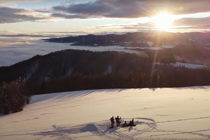 Ilustračný obrázok k článku Štvorica kamarátov miluje ADRENALÍN: Na VIDEU zachytili krásy zasneženého Slovenska