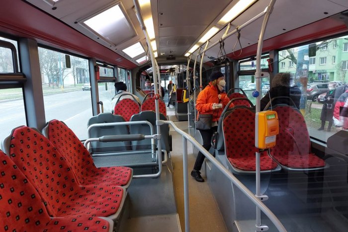 Ilustračný obrázok k článku Všetky zastávky MHD v Bratislave budú na ZNAMENIE: Dopravný podnik musí ŠETRIŤ