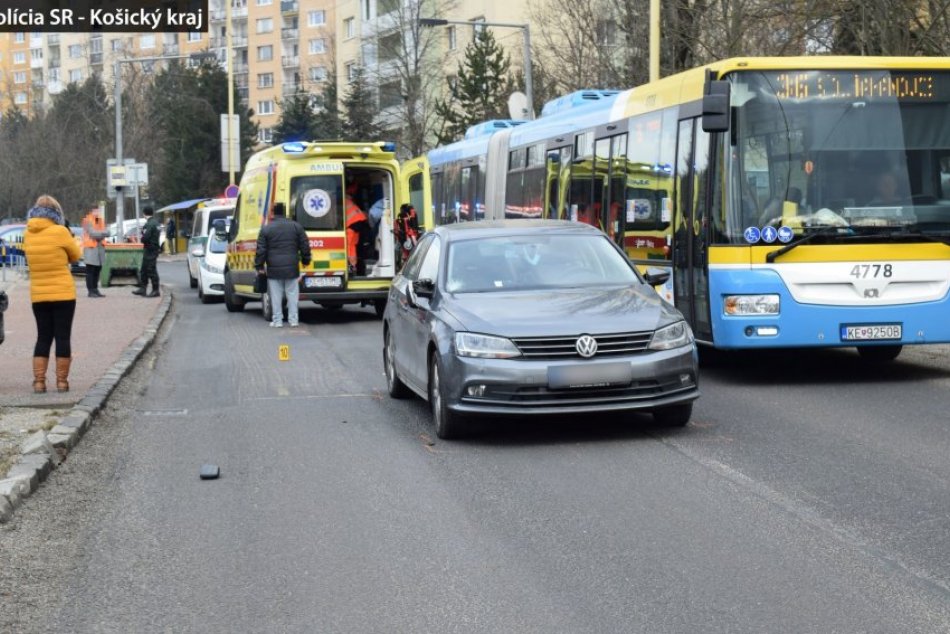 Ilustračný obrázok k článku Nešťastie na košickom sídlisku: Dieťa vbehlo pod kolesá auta, je vážne zranené