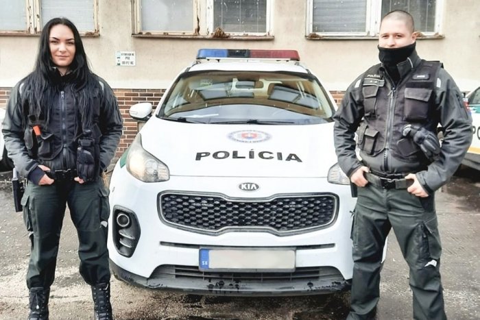 Ilustračný obrázok k článku ZÚFALÁ žena poprosila o pomoc políciu: Hliadka neváhala ani sekundu!