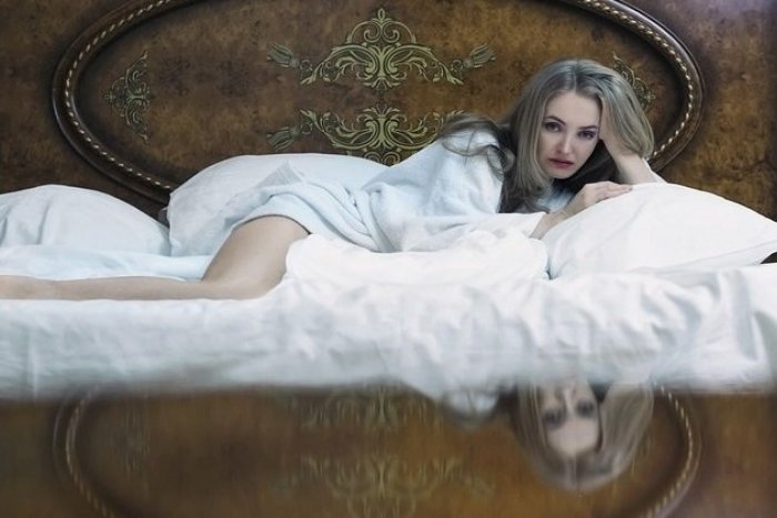 Ilustračný obrázok k článku Nemôžete zaspať a máte v spálni ZRKADLO? Ak je takto zavesené, premiestnite ho!