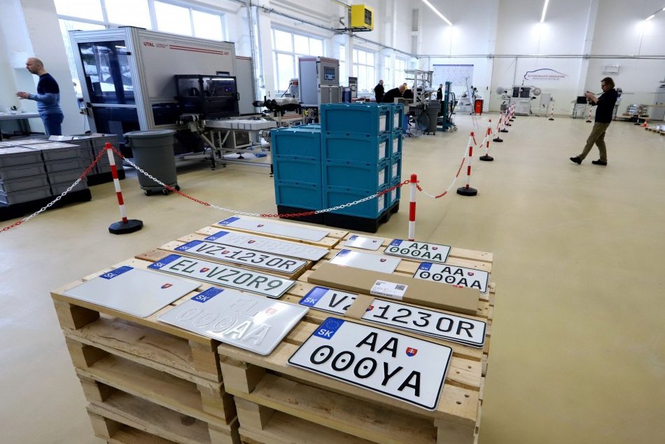 Ilustračný obrázok k článku Písmeno O či NULA? Bratislavčanovi kvôli novým EČV chodia CUDZIE pokuty v stovkách eur