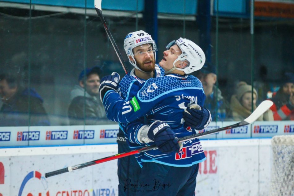 Ilustračný obrázok k článku Nitra poskočila do predkola: Na chlapcov som HRDÝ, netajil po výhre radosť Sýkora