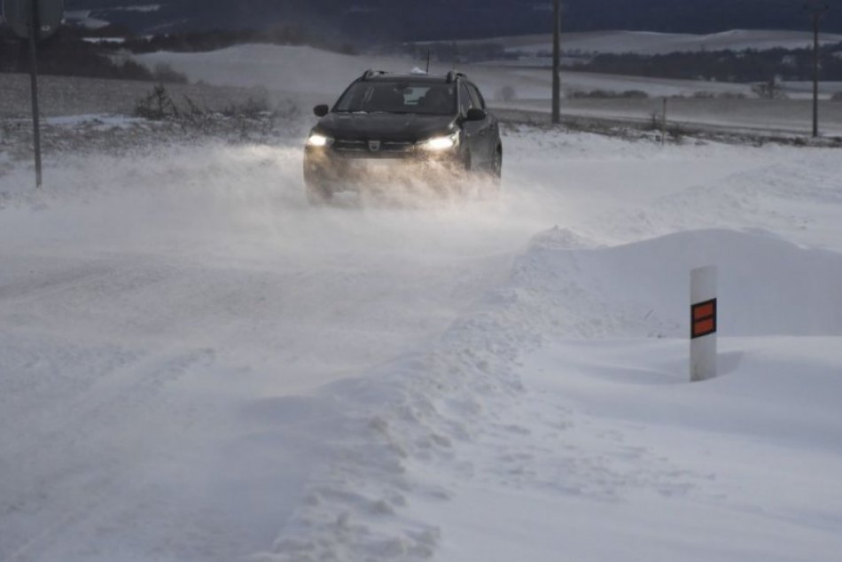 Ilustračný obrázok k článku Následky KALAMITY sú minulosťou: Pod Tatrami už sprejazdnili všetky cesty
