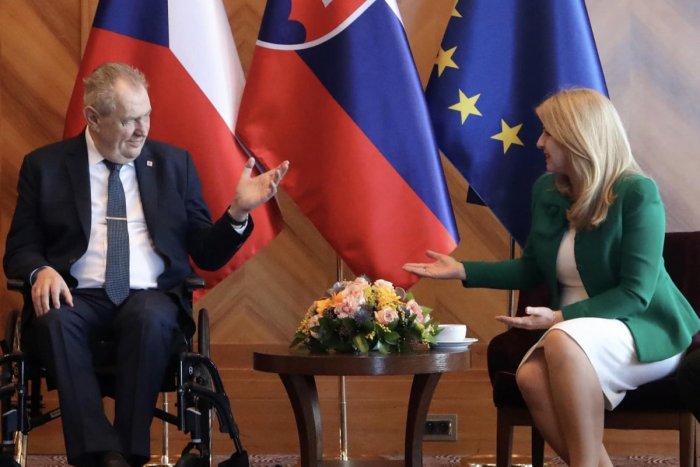 Ilustračný obrázok k článku SVET O SLOVENSKU: Zeman u Čaputovej o pive nežartoval: Podal si "OHYZDNÚ" rozhľadňu!