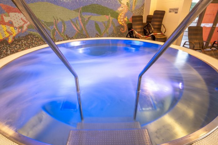 Ilustračný obrázok k článku TIPY na romantiku v Nitrianskom kraji: Užite si NOČNÉ kúpanie aj Valentínsky ples