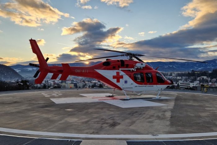 Ilustračný obrázok k článku Z Bystrice letecky transportovali bijúce SRDCE: Zachránilo život pacienta v Prahe