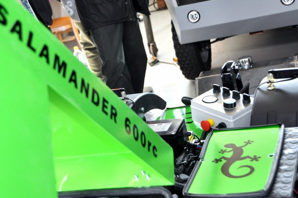 Ilustračný obrázok k článku V Nitre vyvinuli autonómny ELEKTROMOBIL: Hýbe sa ako jašterica, FOTO