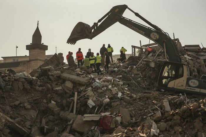 Ilustračný obrázok k článku ZÁZRAK spod trosiek! V Turecku po 228 hodinách ZACHRÁNILI matku s dvoma deťmi