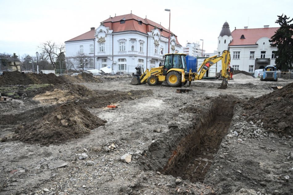 Ilustračný obrázok k článku Námestie SNP vydalo nové tajomstvá: Objavili zaniknutý kostol aj "záchytné" parkovisko