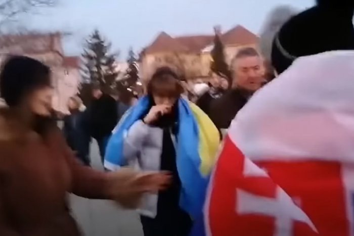 Ilustračný obrázok k článku Neprípustné a neetické! Učitelia odsúdili konanie pedagóga na Pochode za mier, VIDEO