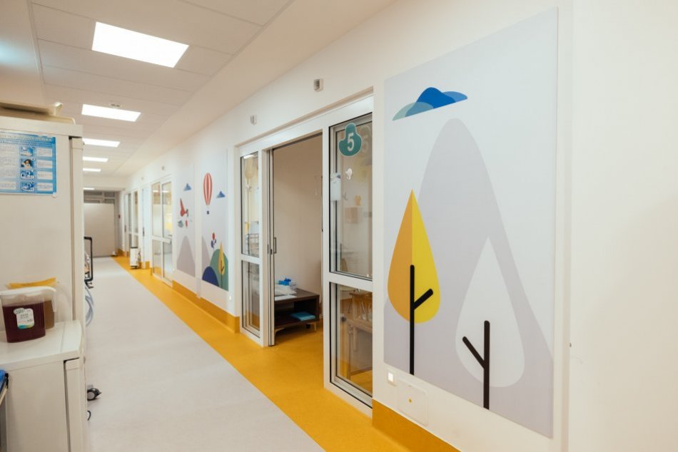 Ilustračný obrázok k článku Podporte blízkosť rodiny detí v slovenských nemocniciach. Každé 2 % z daní pomôžu rodinám chorých detí byť spolu