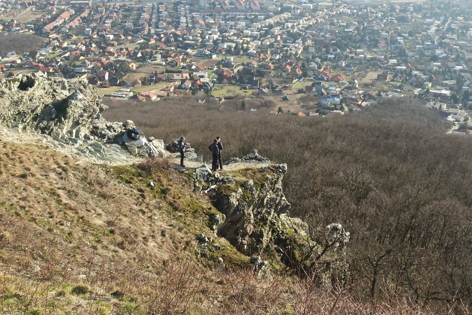 Ilustračný obrázok k článku NEHODA na nitrianskych skalách: 9-ročný CHLAPEC v nemocnici, POLÍCIA prijala trestné oznámenie!