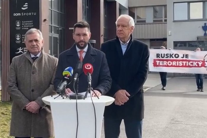 Ilustračný obrázok k článku Poslanci Smeru lobujú za športovcov Ruska a Bieloruska: Pozrite, čo mali za chrbtami! VIDEO