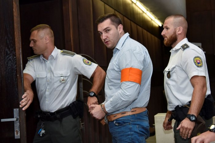 Ilustračný obrázok k článku SPRAVODLIVOSŤ po slovensky: Za zabitie na slobodu, ale za pestovanie konope ani NÁHODOU!