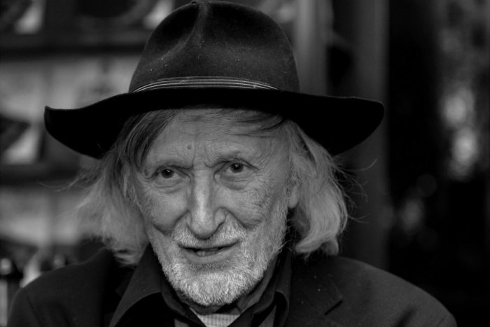 Ilustračný obrázok k článku Nesmierne SMUTNÁ správa zachvátila Slovensko: Vo veku 84 rokov zomrel Juraj Jakubisko