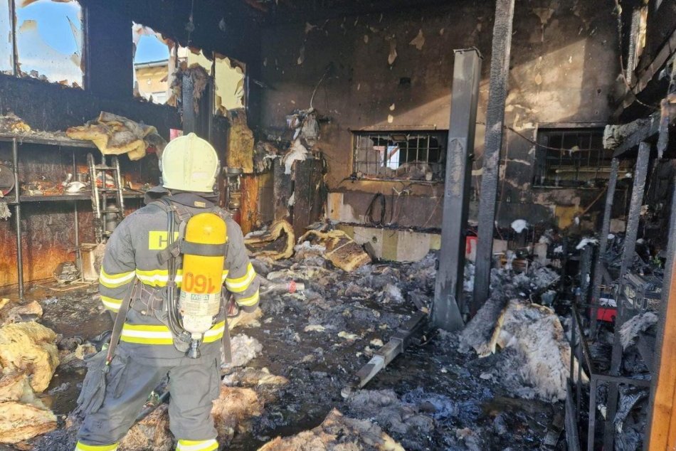 Ilustračný obrázok k článku Roky práce mu POŽIAR zničil za pár minút: Mužovi z Popradu všetko zhorelo do TLA! FOTO