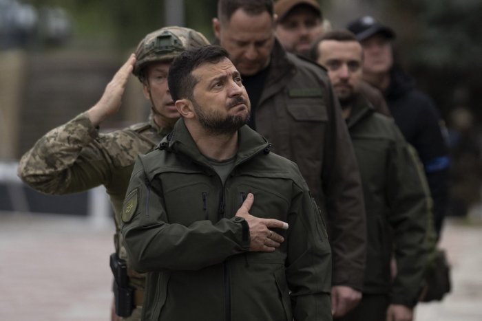 Ilustračný obrázok k článku Ak by Rusi vpadli do jeho sídla, bránil by sa až do konca: Viem STRIEĽAŤ, odkazuje Zelenskyj