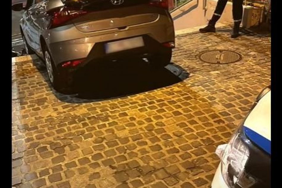 Ilustračný obrázok k článku KASKADÉR v centre Bratislavy: Namieril si to ku známym schodom a POZRITE, kde skončil! FOTO