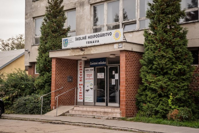 Ilustračný obrázok k článku V Trnave aj v Hlohovci: Krajskí poslanci rozhodovali o prevode majetku