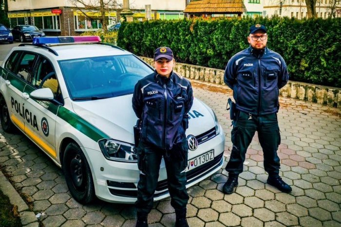 Ilustračný obrázok k článku Mladý človek chcel skočiť z mosta: Policajti ho zachytili v poslednej chvíli