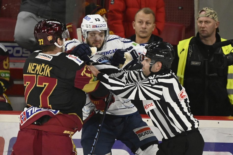 Ilustračný obrázok k článku Nitra body nezískala: V predposlednom zápase podľahla Trenčínu, FOTO