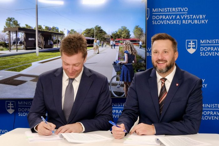 Ilustračný obrázok k článku Vallo neskrýval široký ÚSMEV: Bratislava získala 81 miliónov eur na električku v Petržalke