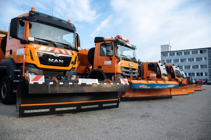 Ilustračný obrázok k článku Nitra hľadá DVOCH vodičov: Na aké PLATOVÉ podmienky ich chce nalákať?