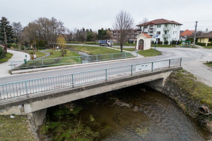 Ilustračný obrázok k článku Vodiči, pripravte sa na OBMEDZENIA: Známy most na štyri mesiace ZATVORIA!