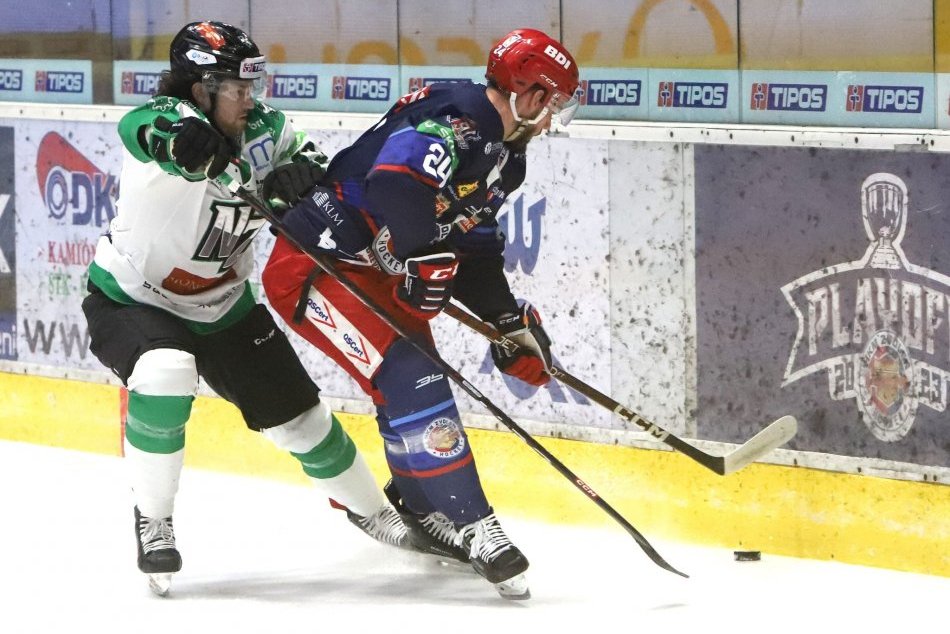 Ilustračný obrázok k článku Býci takmer otočili prvý zápas série: Napokon prehrali gólom v predĺžení, FOTO