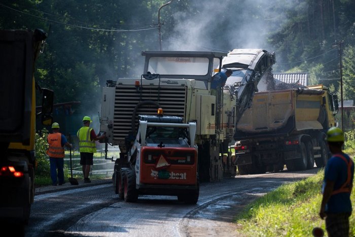Ilustračný obrázok k článku Plány Správy a údržby ciest za 4,5 MILIÓNA eur: Obnovia viaceré úseky aj mosty