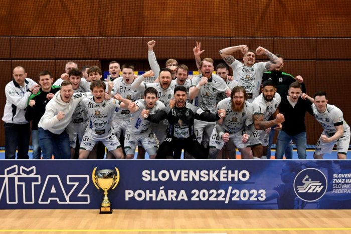Ilustračný obrázok k článku PRVÁ trofej je doma! Hádzanári Tatrana Prešov sa stali víťazmi Slovenského pohára, FOTO