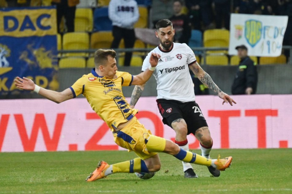 Ilustračný obrázok k článku Spartak nestačil na DAC: Domácim sme DAROVALI góly, hneval sa tréner Gašparík