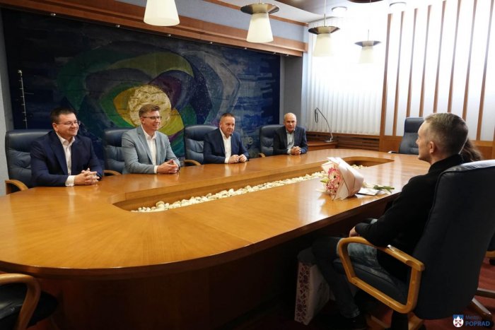 Ilustračný obrázok k článku Mali iný termín, no sú rodičmi prvej Popradčanky v roku: Akú pozornosť dostali od mesta?