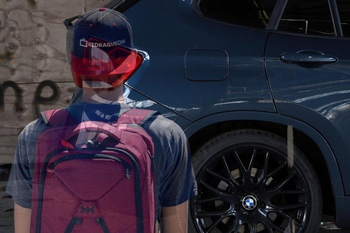 Ilustračný obrázok k článku Švédske cesty brázdia deti na Porsche či BMW: Netreba im ani vodičák! Ako je to možné?