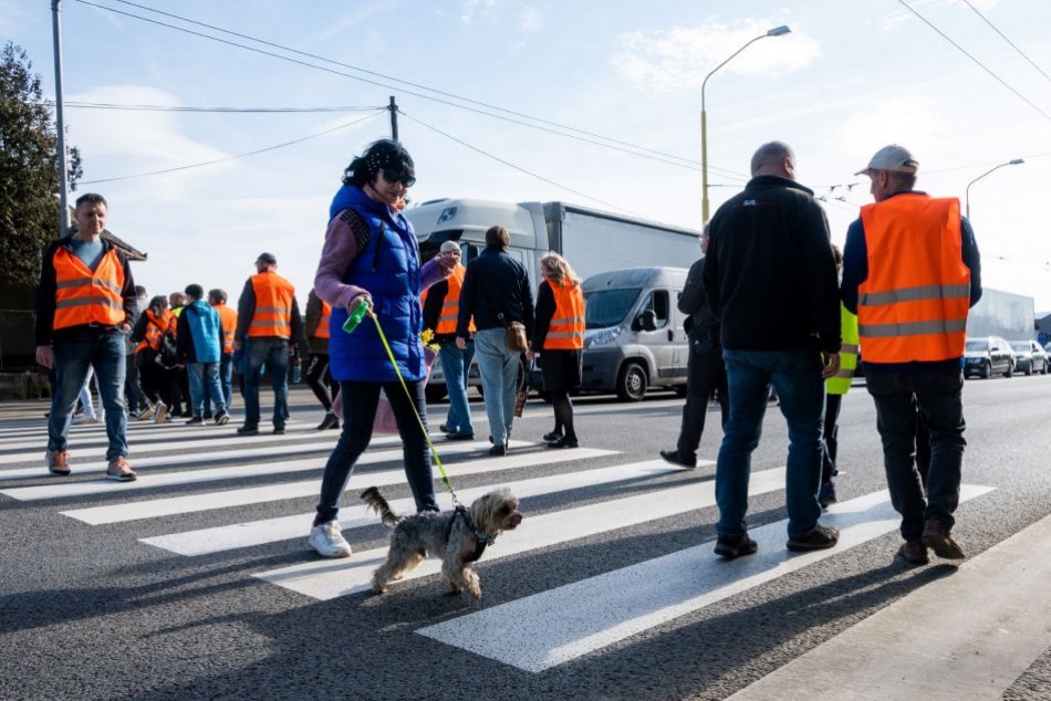 Ilustračný obrázok k článku Zastavená doprava a kolóny: Prešov si prešiel skúškou, aktivisti pripravili BLOKÁDU, FOTO