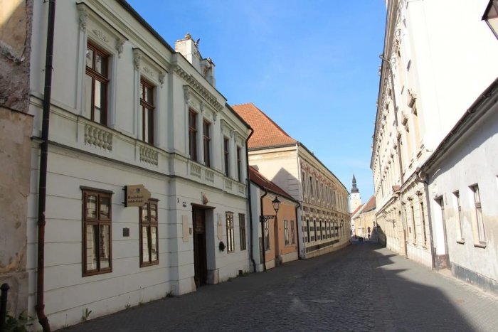 Ilustračný obrázok k článku Hľadajú riaditeľa Trnavského osvetového strediska: Vyhlásili VÝBEROVÉ konanie