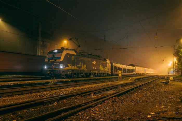 Ilustračný obrázok k článku Prechádzame na LETNÝ čas! Ktoré vlaky to cez víkend ovplyvní?