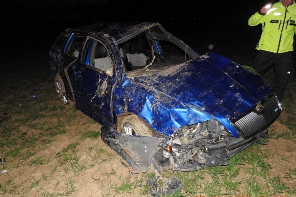 Ilustračný obrázok k článku OPITÝ mladík s autom vyletel mimo cestu: Spolujazdec skočil v KRITICKOM stave!