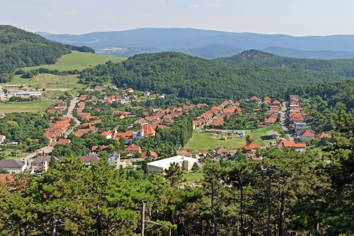 Ilustračný obrázok k článku Dosiahnu až na TITUL? 3 obce z Prešovského kraja zabojujú o DEDINU roka